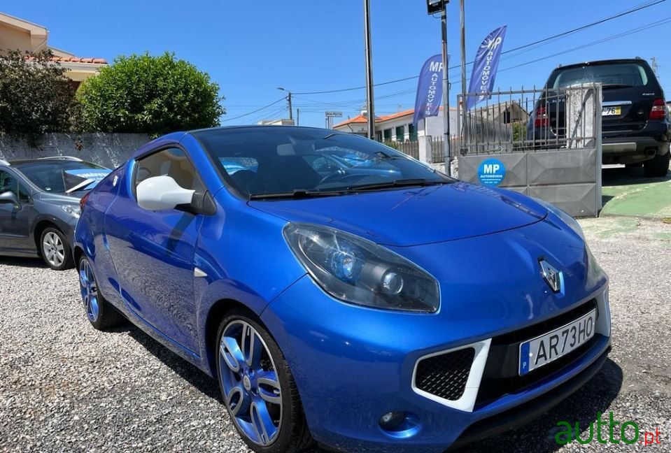 2011' Renault Wind photo #5