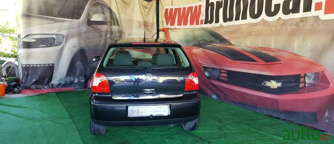 2002' Volkswagen Polo photo #4