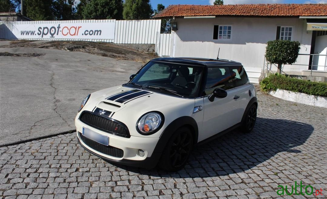 2010' MINI Cooper photo #1