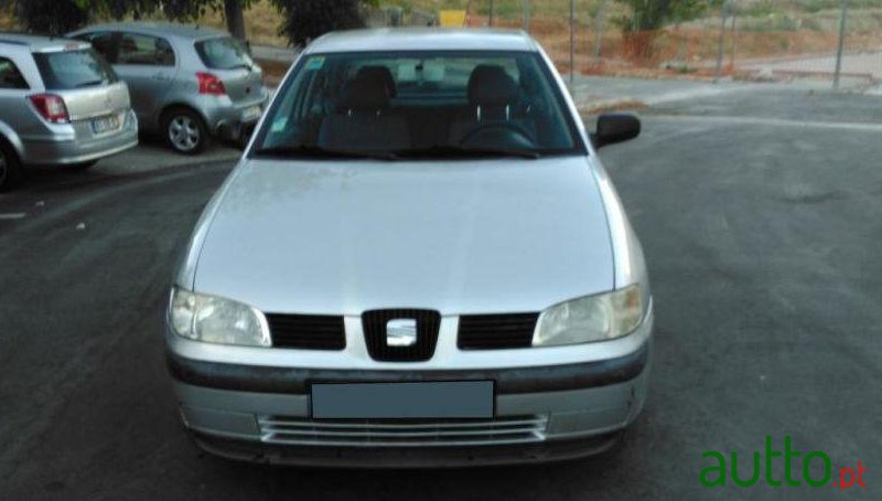 2001' SEAT Ibiza photo #6