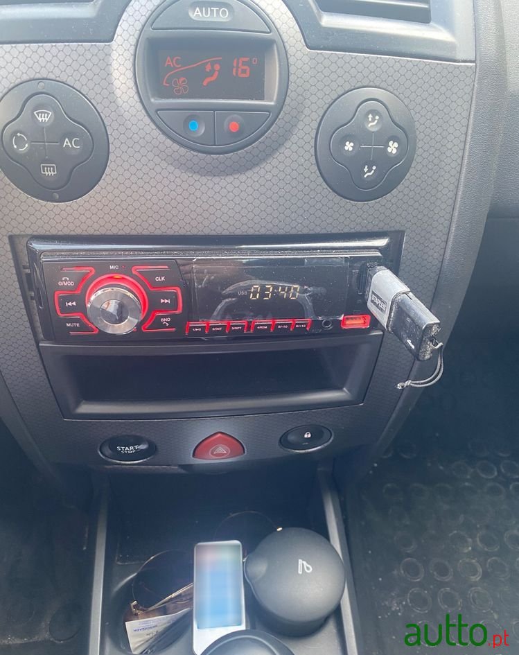 2003' Renault Megane photo #5