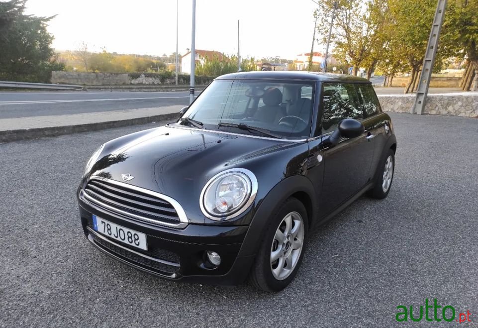 2010' MINI Cooper photo #3