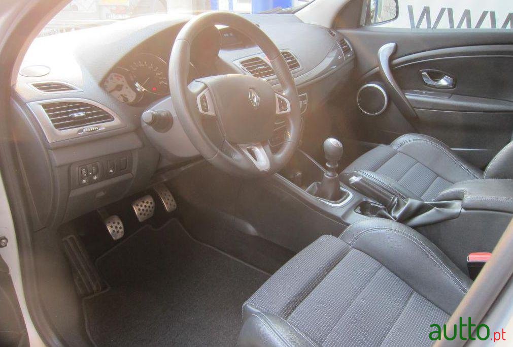 2011' Renault 1.5 dCi GT Line photo #2