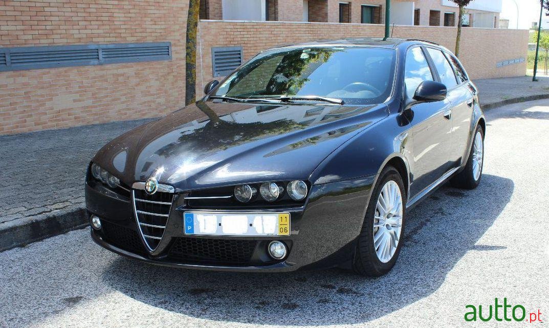 2011' Alfa Romeo 159 Sportwagon photo #2