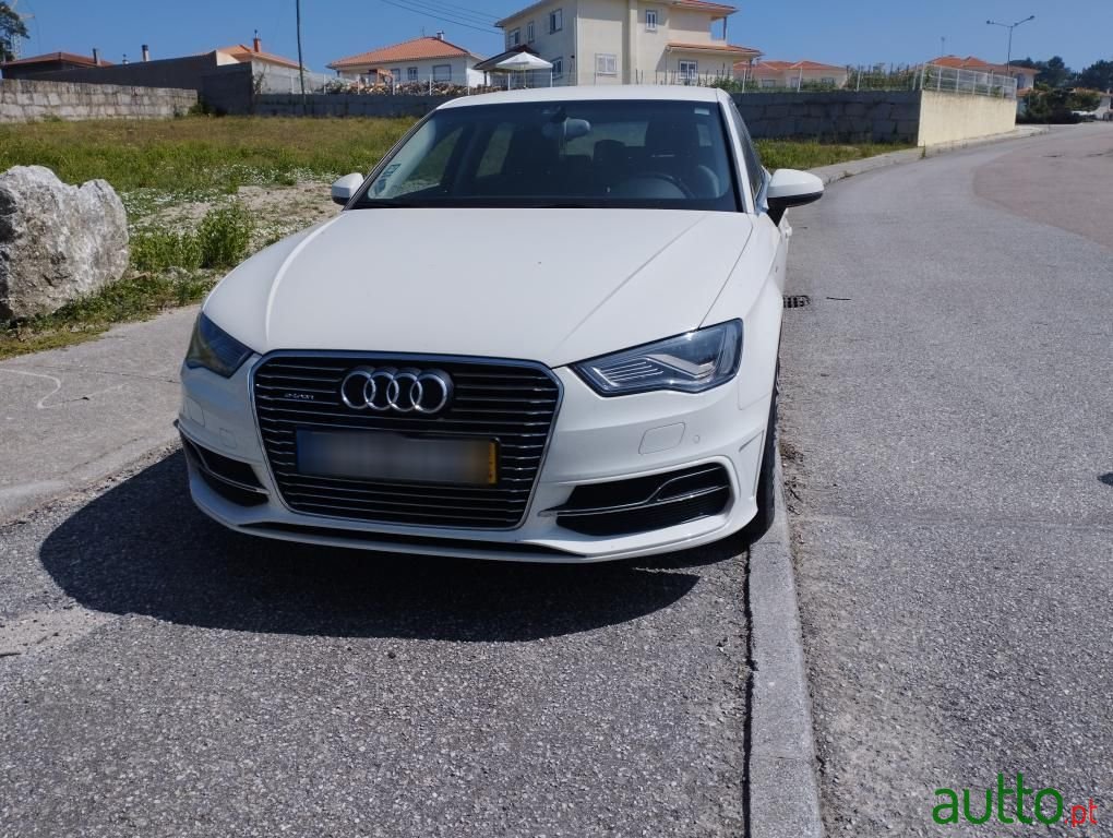 2015' Audi A3 Sportback photo #2