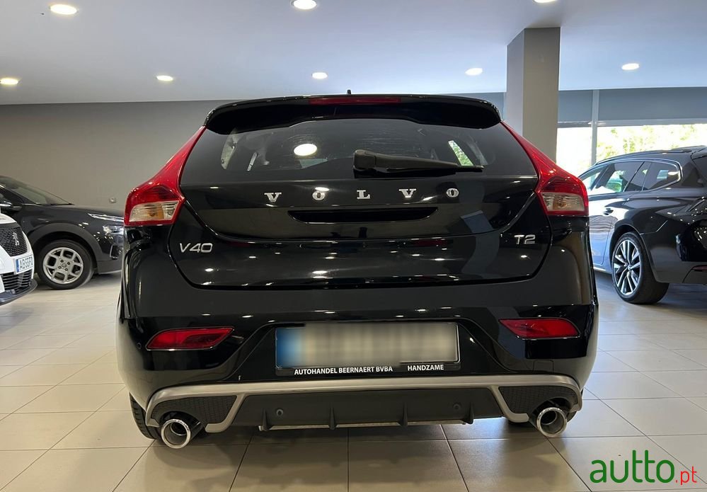 2017' Volvo V40 T2 Kinetic photo #5