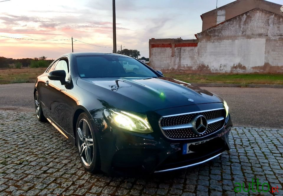 2017' Mercedes-Benz E-220 photo #5