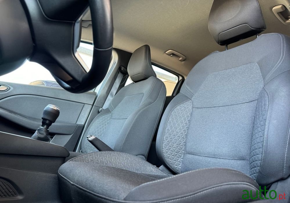 2020' Renault Clio photo #3