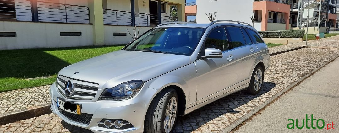 2012' Mercedes-Benz C-220 photo #5