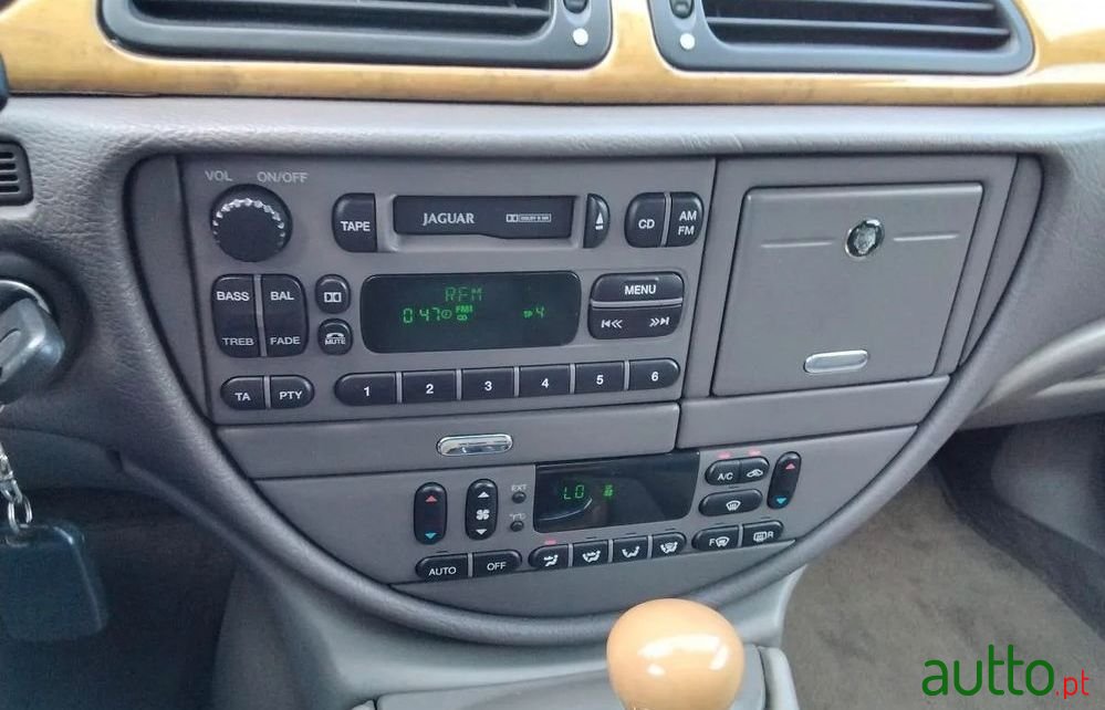 2000' Jaguar S-Type photo #3