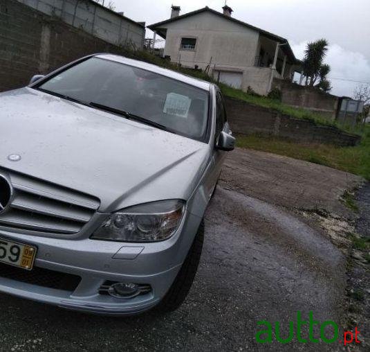 2009' Mercedes-Benz C-250 Blueefficiency photo #4