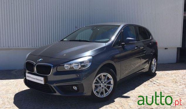 2019' BMW 216 Active Tourer photo #3