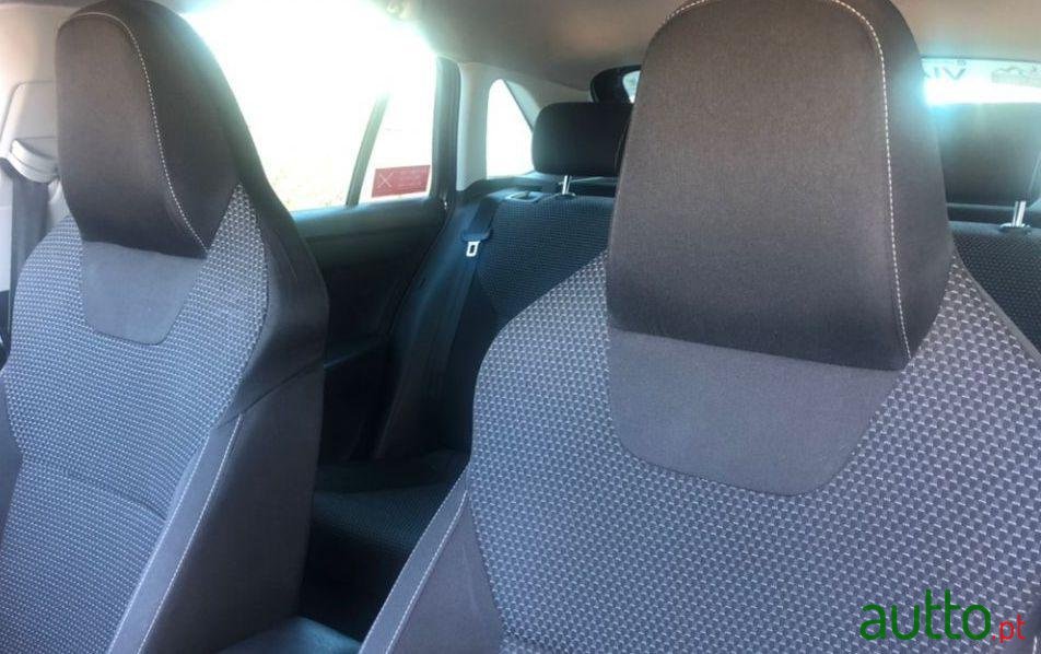 2004' Skoda Rapid Spaceback photo #3