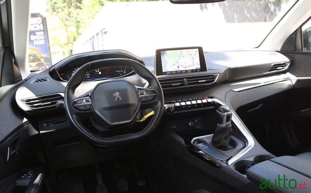 2019' Peugeot 5008 1.5 Bluehdi Allure photo #6