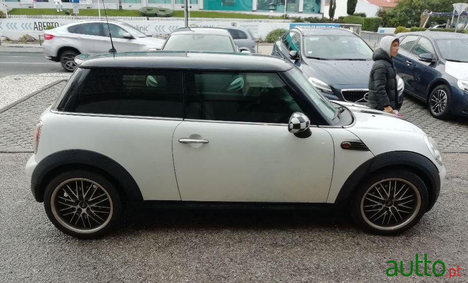 2008' MINI Cooper D photo #2