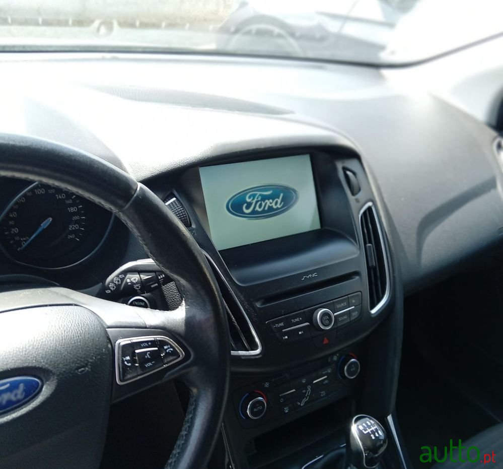 2016' Ford Focus photo #4