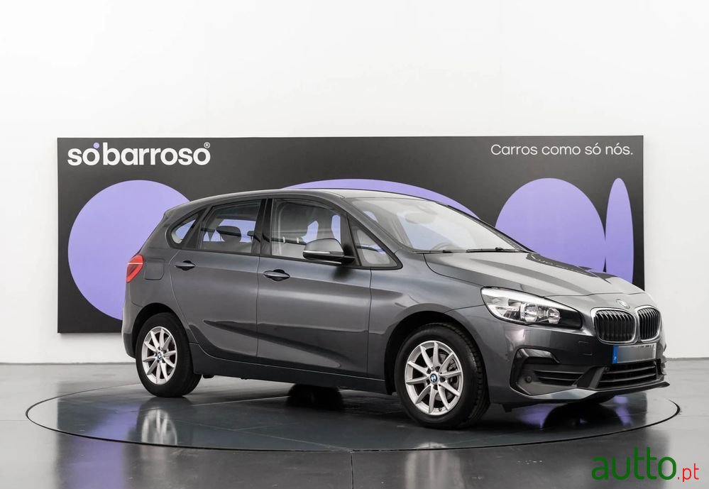 2020' BMW 216 Active Tourer photo #6