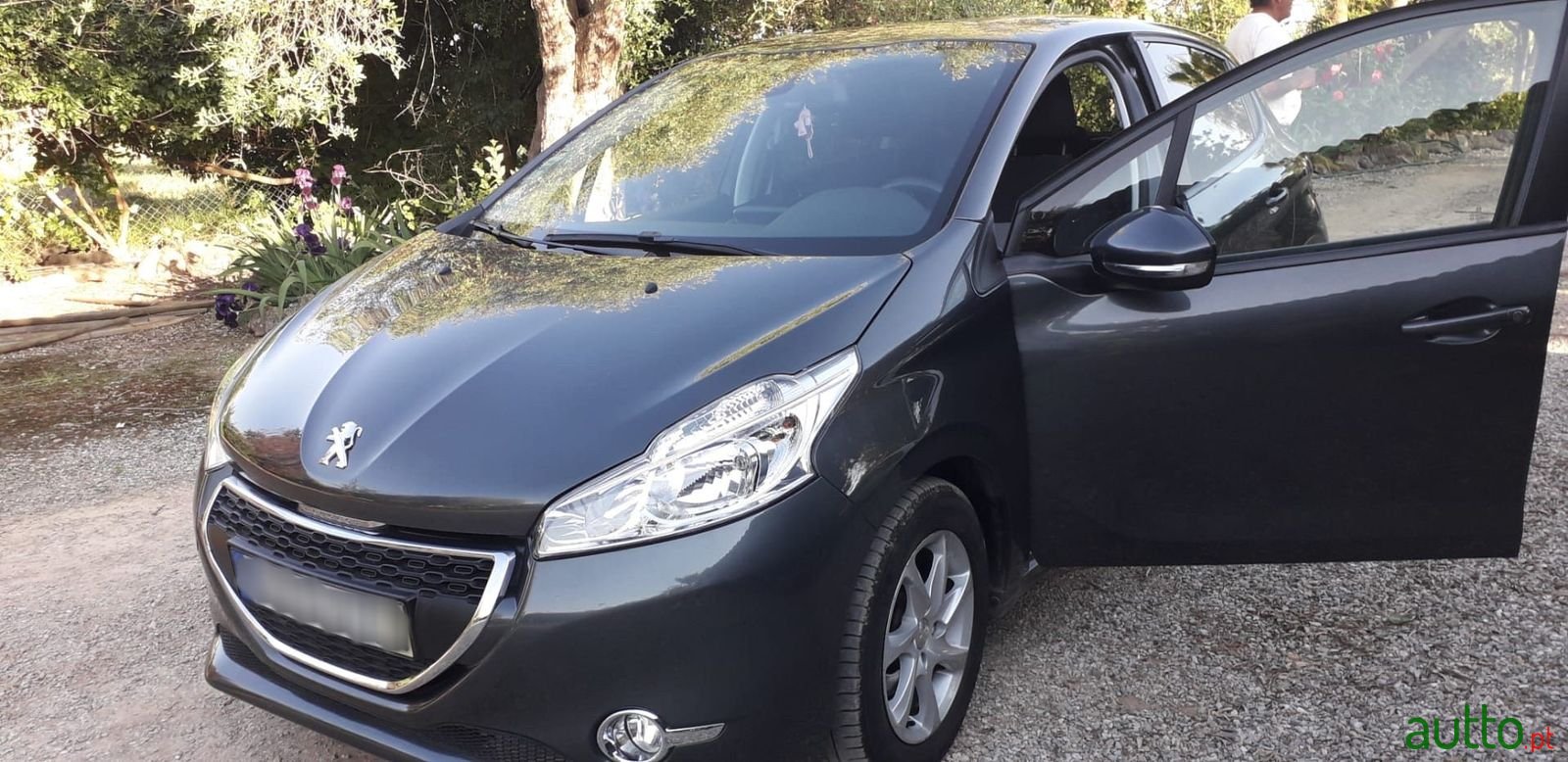 2015' Peugeot 208 photo #1