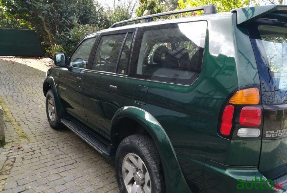 2000' Mitsubishi Pajero photo #5