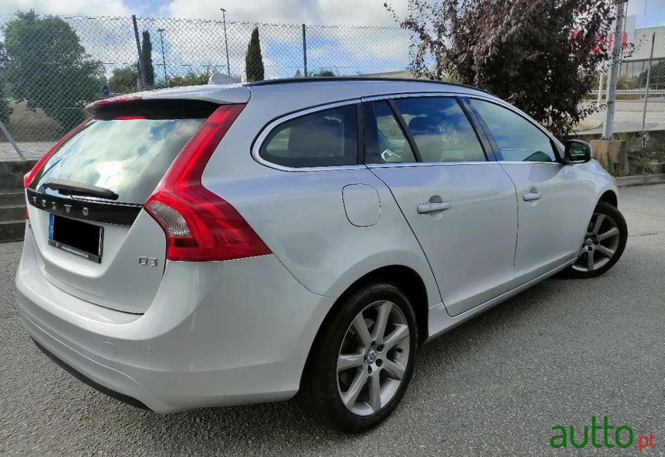2015' Volvo V60 photo #4