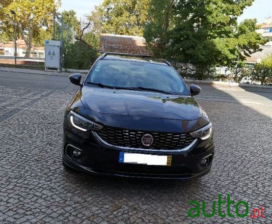 2017' Fiat Tipo Station Wagon photo #4