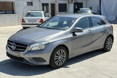 2015' Mercedes-Benz 180
