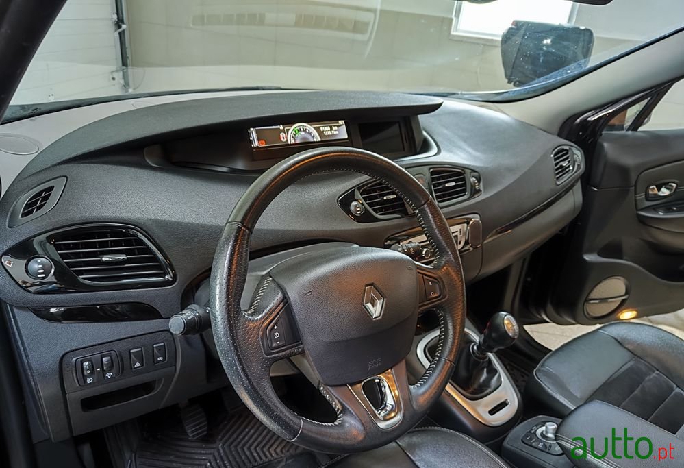 2014' Renault Grand Scenic photo #4