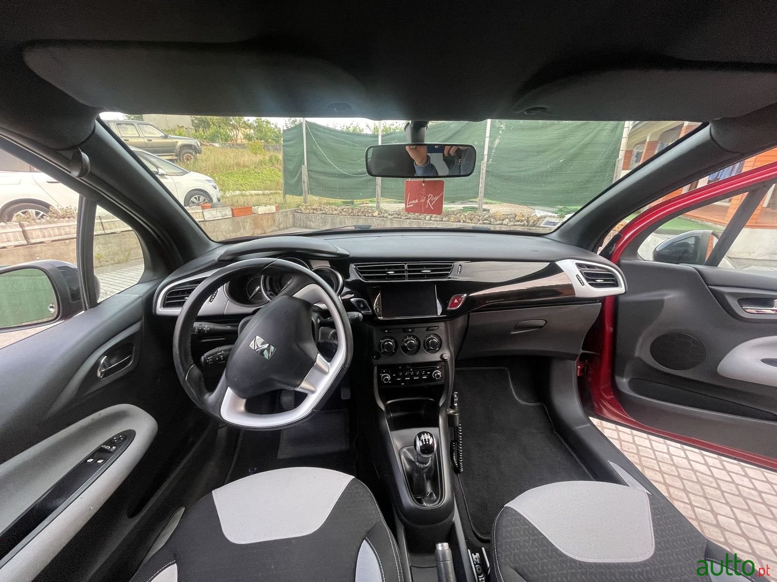 2013' Citroen DS3 photo #5