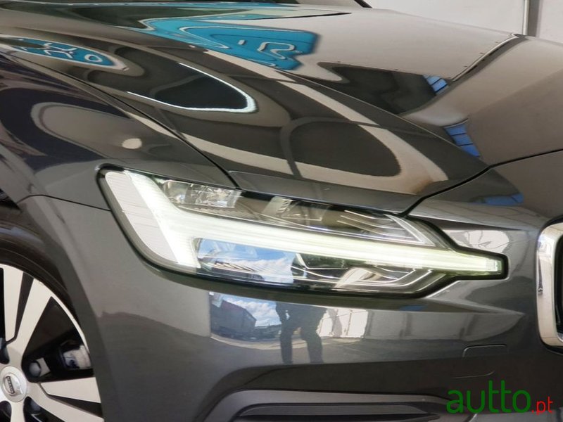 2019' Volvo V60 photo #5