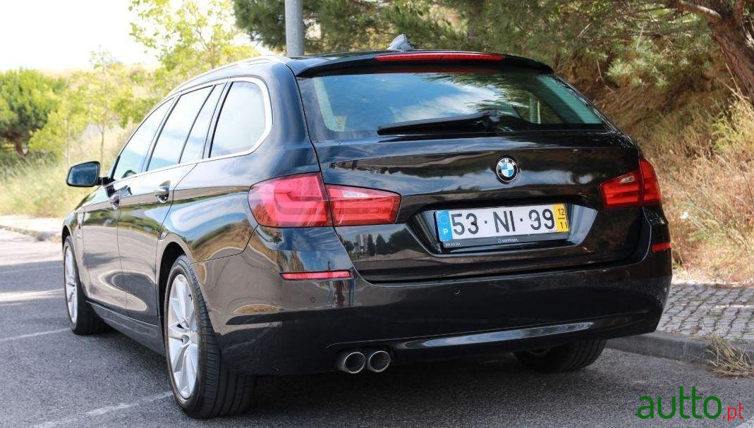 2012' BMW 520 D Touring photo #2