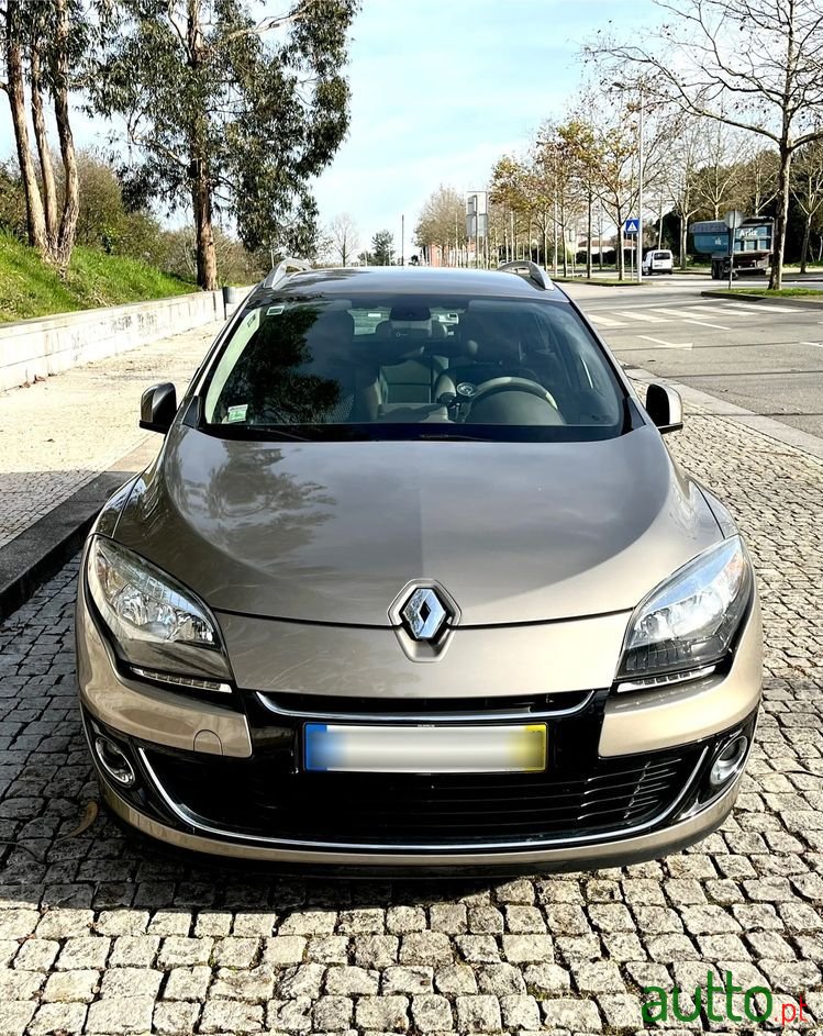 2012' Renault Megane Sport Tourer photo #6