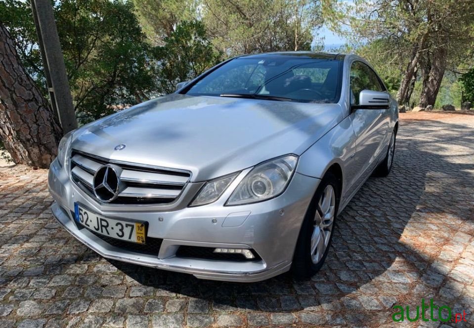 2010' Mercedes-Benz E-250 photo #3