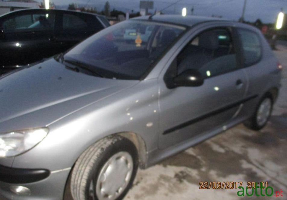 2002' Peugeot 206 1.4 Xs photo #2