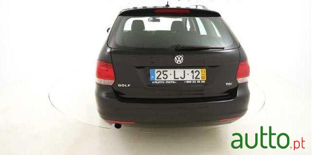 2011' Volkswagen Golf Variant photo #2