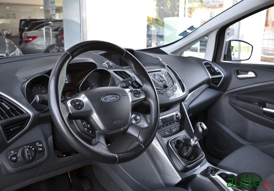 2013' Ford C-MAX photo #5