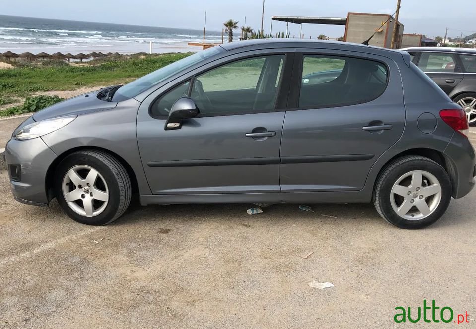 2011' Peugeot 207 Sport photo #6