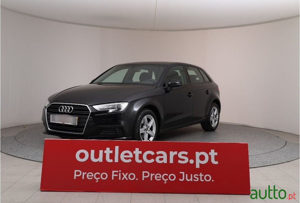 2019' Audi A3 Sportback photo #2