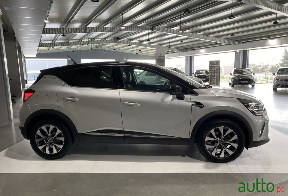 2020' Renault Captur photo #4