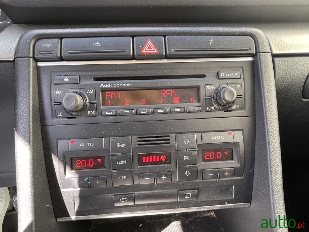 2004' Audi A4 Avant photo #4