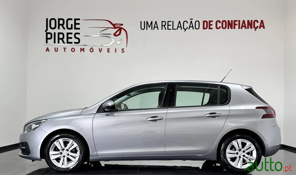 2019' Peugeot 308 1.5 Bluehdi Style photo #5