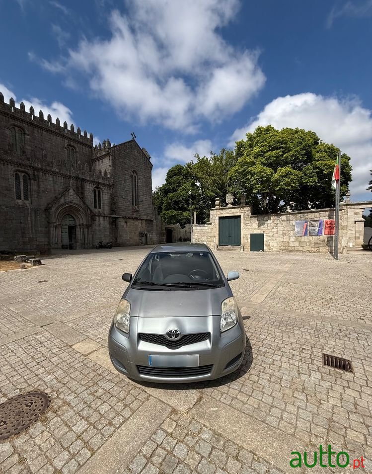 2010' Toyota Yaris 1.4 D-4D Ac Manual photo #1