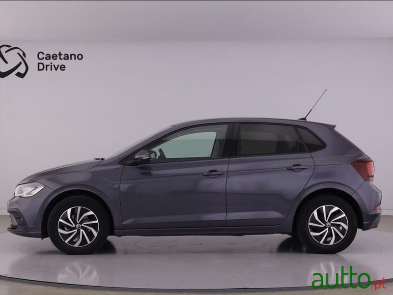2024' Volkswagen Polo 1.0 Tsi Urban photo #2