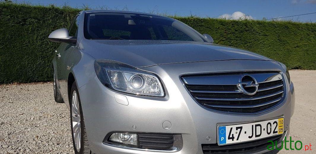 2010' Opel Insignia photo #1