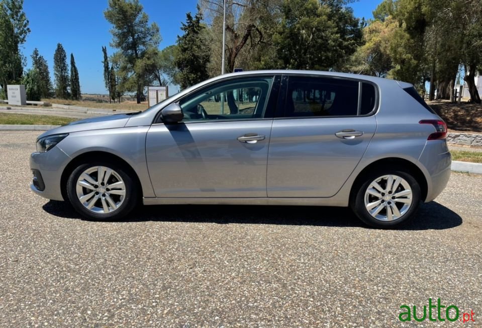 2018' Peugeot 308 photo #2