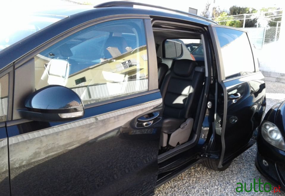 2011' SEAT Alhambra photo #4