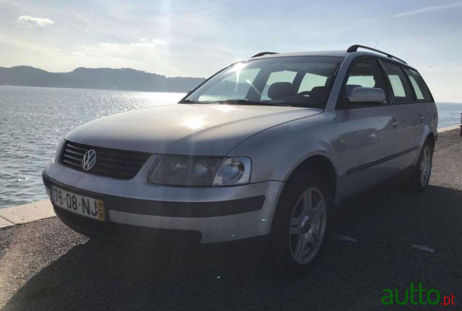 1999' Volkswagen Passat Variant photo #2