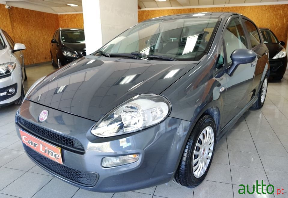 2014' Fiat Punto photo #1