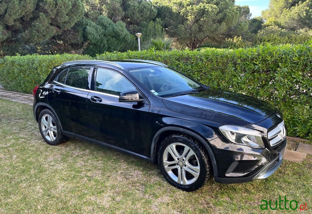 2014' Mercedes-Benz GLA 200 Cdi Urban photo #4