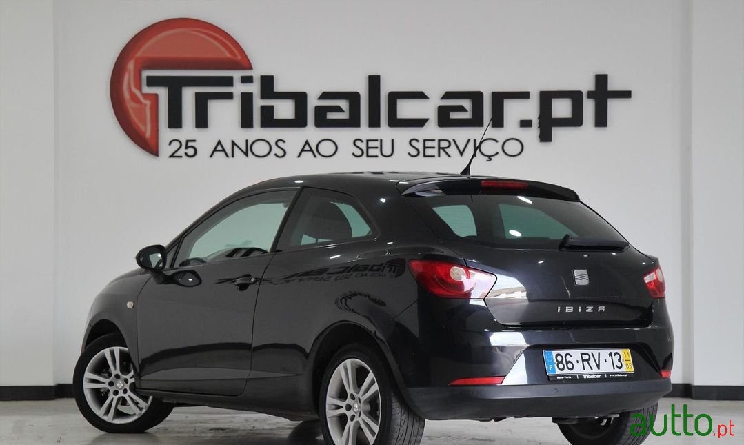 2011' SEAT Ibiza photo #1