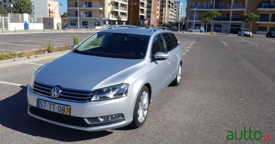 2012' Volkswagen Passat Variant photo #2